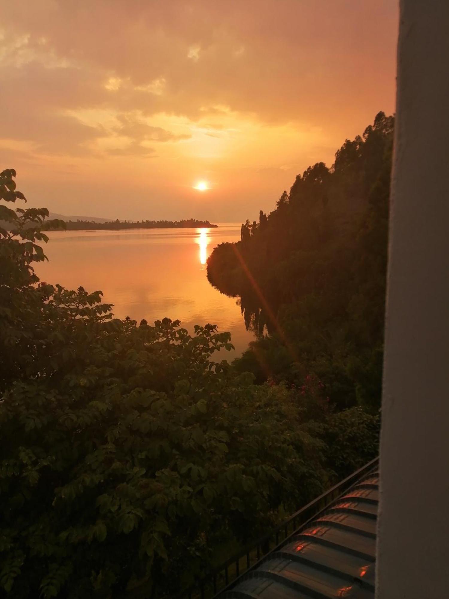 Inn On The Lake Kibuye ภายนอก รูปภาพ